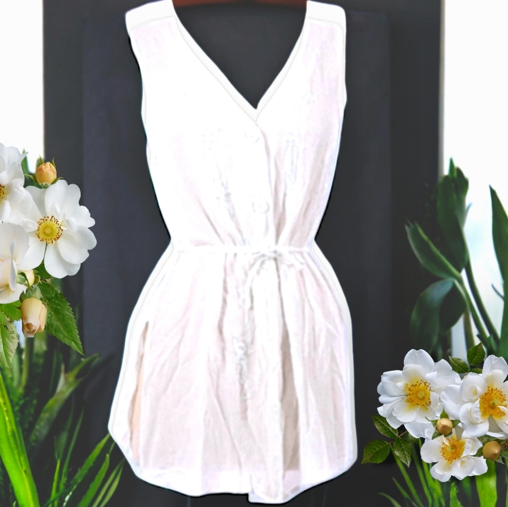 😎4/$20 Metro Collection New York Sleeveless Top w/ Embroidered Details